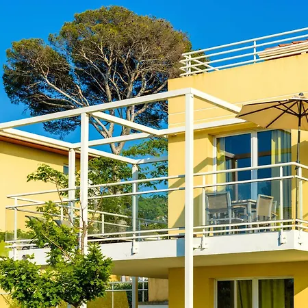Cote D'azur Chic For 4 *